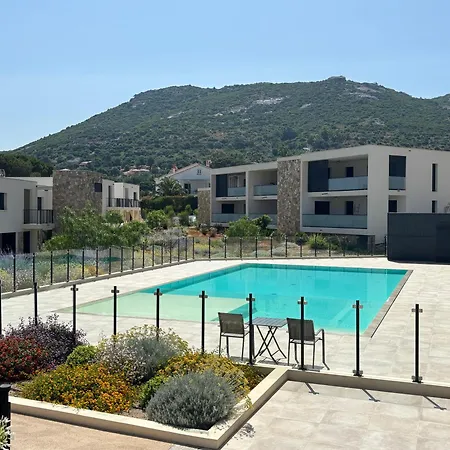 Corse, T3 Lumineux Avec Piscine, Entre Et Montagne