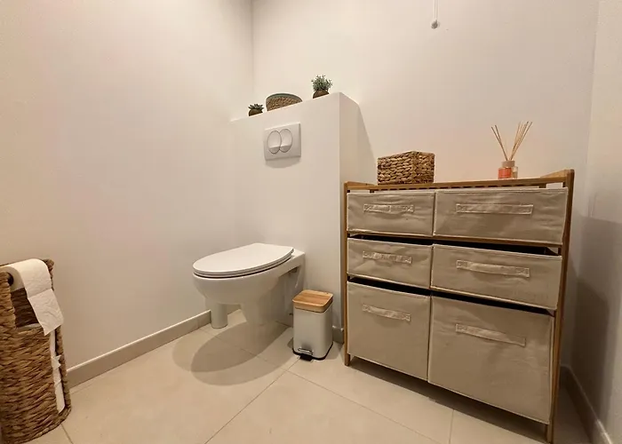 SEJOUR EN CORSE CALVI vue mer et montagne en T3 résidentiel avec piscine Appartamento